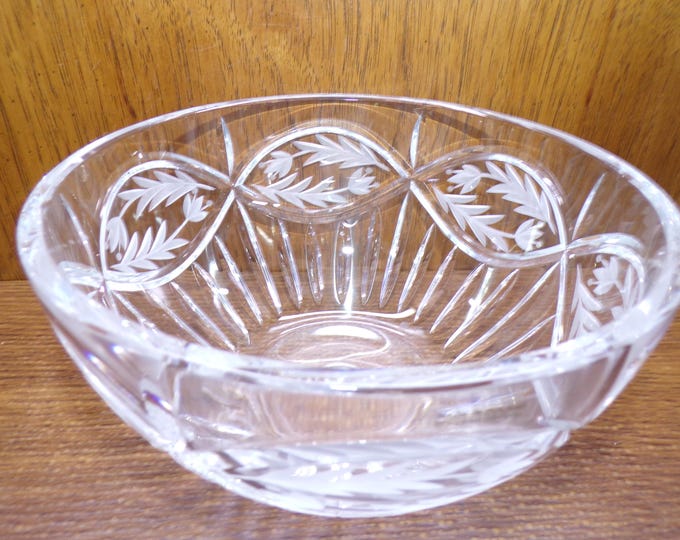 2506 Vintage Gorham Lead Crystal 9" Etched Glass Bowl Victoria’s Garden - Great Condition