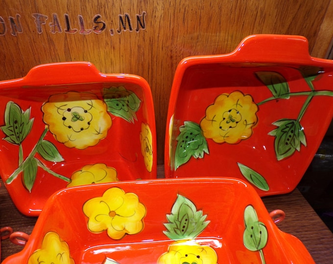 2507 Temptations Poppy Passion Ovenware by Tara 6 pc Set - 1qt, 1.5qt, 1.5qt & 2.5qt w/ Cradles - Good Condition Some Crackling on Back