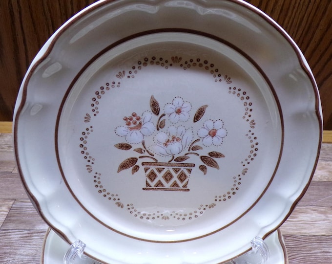 2509 Vintage Cumberland Stoneware By Hearthside Mayblossom Brown 7.75" Salad / Snack Plates Set of 4 - Good Condition
