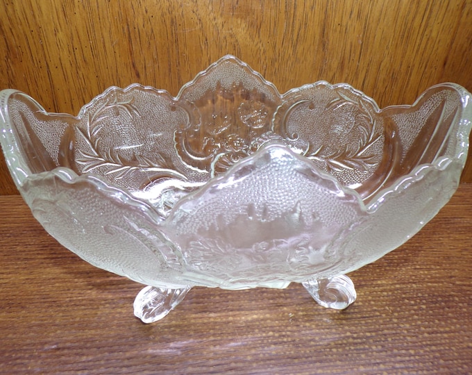 2507 Jeanette Glass Lombardi Vintage 10" x 6.5" Clear Textured Footed Fruit Bowl with Scalloped Edge - Pre-owned Great Condition
