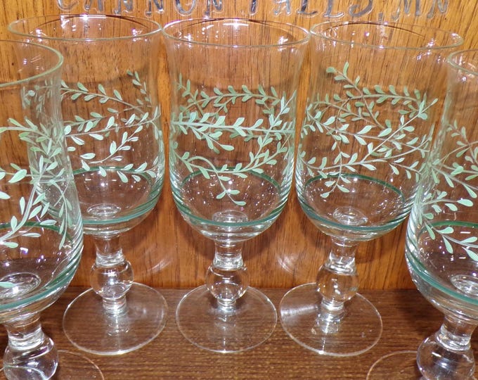 2507 Tulip Shaped Vintage 8" Footed Iced Tea / Water Glasses Set of 5 with Green Vine - Pre-owned Great Condition
