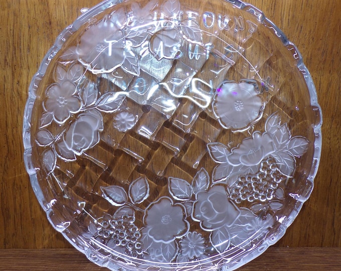 2506 Crystal Clear Studios Napoli #312286 12.5" Frosted Crystal Platter - Excellent Condition in Original Box