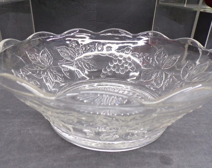 2304 Anchor Hocking 8.75" Bowl Raised Grape and Vine Design Scalloped Edge Starburst Bottom - Good Condition No Chips or Cracks