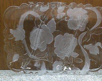 2408 Mikasa Rose Garden - Embossed Frosted Roses 13.5" x 10" Divided Platter - Great Condition