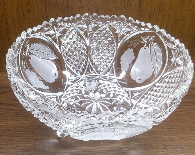 2501 Footed Lead Crystal Vintage Bowl 8.5" w/ Frosted Grape & Pear - Sawtooth Rim 5" Tall - Great Condition