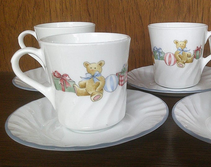 2501 Corelle Holiday Magic Swirl 8 pc Set 4 Cups & 4 Saucers - Great Condition