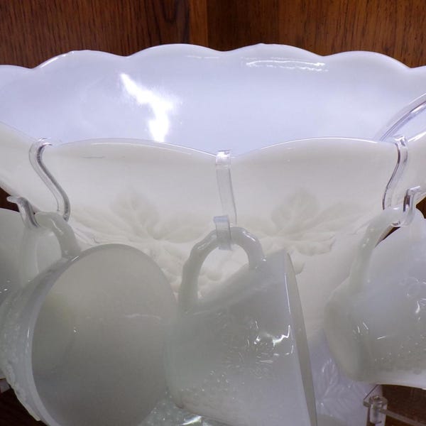 2509 Anchor Hocking Vintage Harvest Grape Milk Glass 26 pc Punch Set