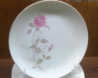 2501 Minuet Rose #8547 Fine China Pink Rose w/Gold Rim 7.5" Snack / Salad Plates Set of 4 Great Condition
