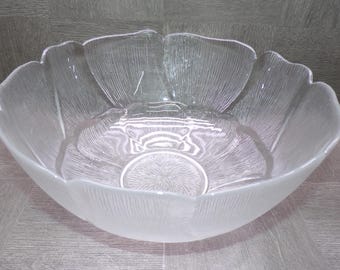2606 Arcoroc Fleur Vintage Flower Textured Tempered Glass 12" Salad Serving Bowl