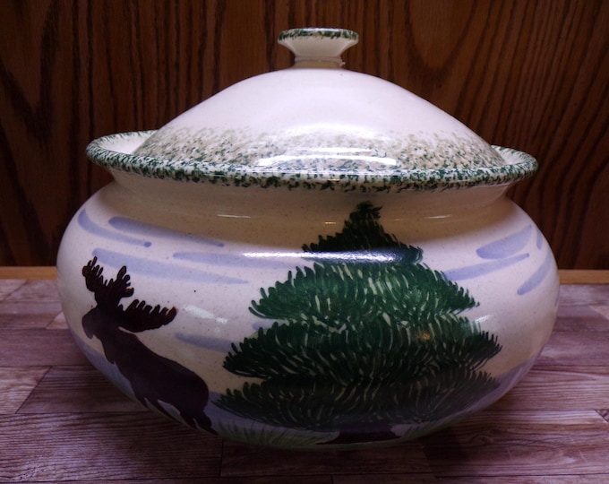 2510 Moose & Pine 9" Stoneware Pottery Covered Casserole Dish 4.5" Deep - Great Condition