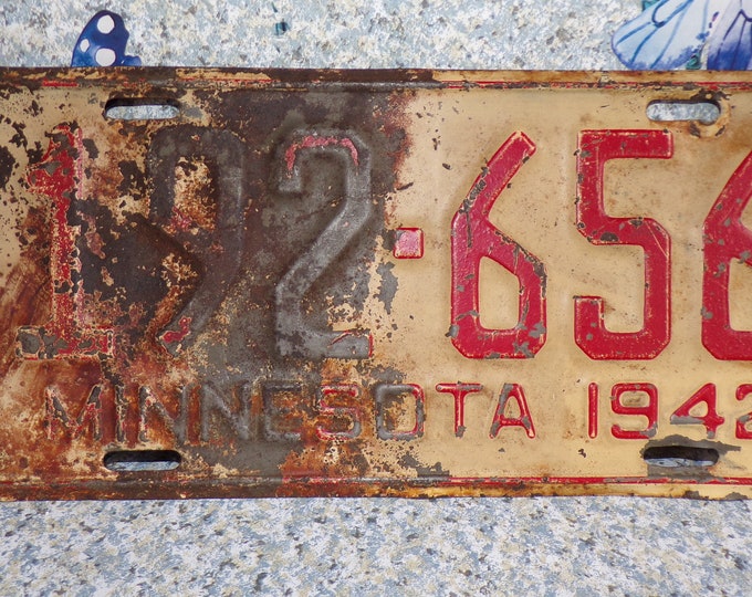 2209 Vintage 1942 Minnesota License Plate 192-656