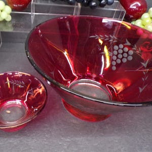 2311 Ruby Flash Vintage Grape Cluster Pattern Serving Bowl Pair 10.75" & 5.25" - Light Wear on the Color but  Very Good Condition