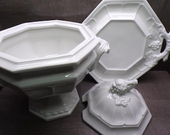 2608 Red Cliff Ironstone Vintage Embossed Grape Vine 3 pc White Soup Tureen No Ladle