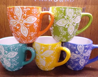 2508 Laurie Gates Mistral Starburst 14.6 oz Generous Sized Mugs Set of 5 Assorted Colors- Tiny Chips on Green Others are Excellent Condition