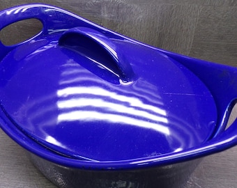 2608 Rachael Ray 4.25 qt. Cobalt Blue Covered Casserole Baker - Dish is Great Lid has a Crack