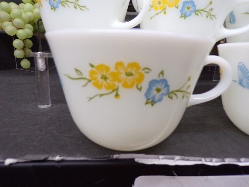 2308 Pyrex Flirtation Wildflowers & Butterflies Milk Glass 8 Oz Coffee