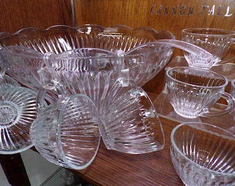 2504 Vintage Ribbed Glass 18 pc Punch Bowl Set- 12"W x 7"T Bowl w/ Scalloped Rim, 8 Cups, 8 Hooks & Ladle - Great Condition