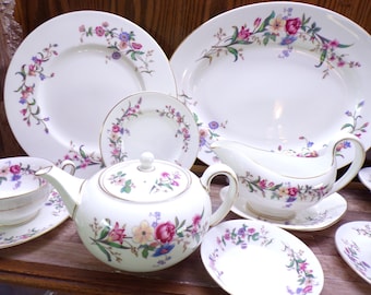 2511 Wedgwood Devon Sprays Vintage Bone China Beautiful Floral w/ Gold Rim Made in England - Excellent Condition Choose from List: