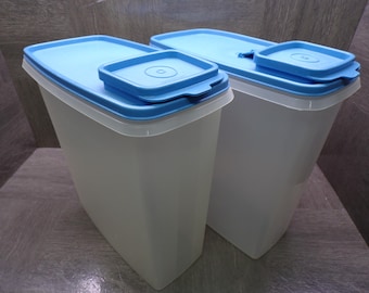 2605 Pair of Tupperware Vintage Super Cereal Keepers 20 Cup w/ Flip Top Lids