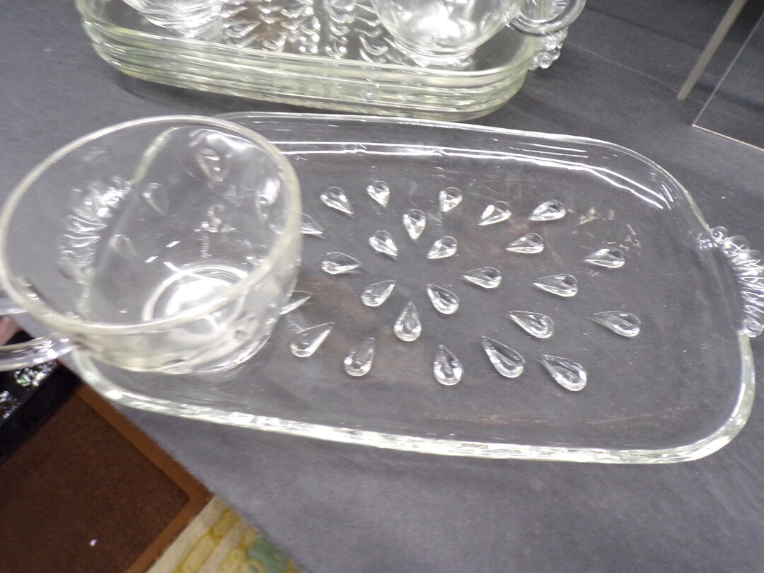 2302 Hazel Atlas Glass Tear Drop Snack Sets Vintage Set of 8 4 11 X 6