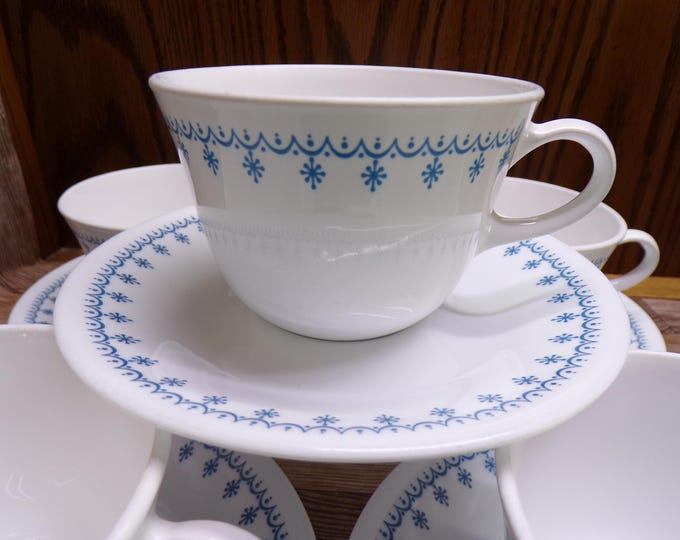 2501 Corelle Livingware Snowflake Blue Garland  10 pc Set 5 Cups & 5 Saucers - Great Condition