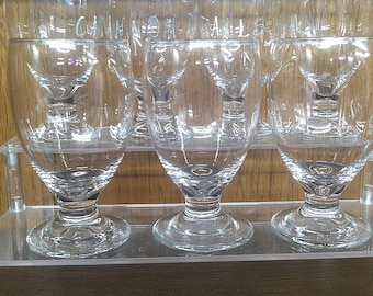2412 Arcoroc 5.25" Footed 10 oz Wine / Water Glasses Set of 7 - Great Condition - Made in France