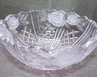 2605 Crystal Clear Industries Dorsette 8" Lead Crystal Vintage Bowl Diamond Cut Pattern w/ Frosted Roses