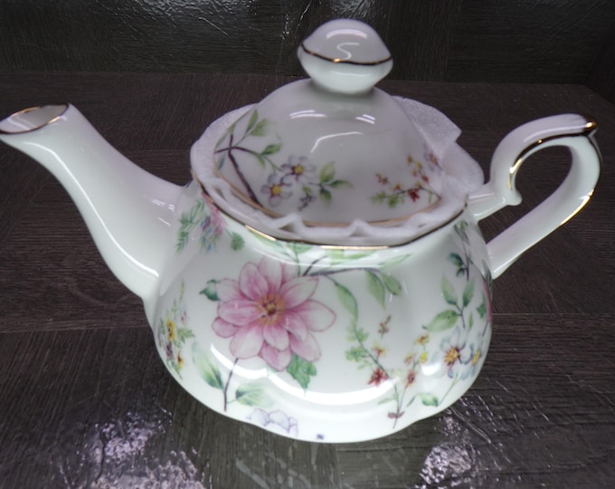 2602 Grace TeaWare 6" Teapot Wildflowers & Roses - Excellent Condition Looks New