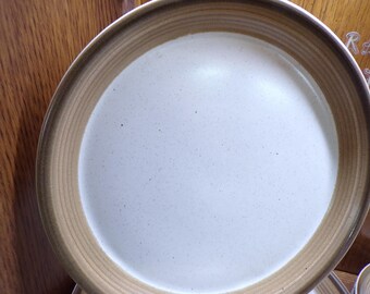 2508 Mikasa Potters Art Buckskin PF012 ONE 11" Dinner Plate by Ben Seibel Design Vintage Stoneware Made in Japan - Excellent Condition