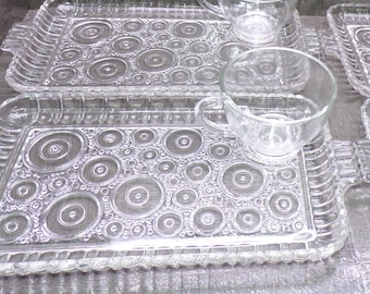 2605 Anchor Glass Serva- Snack Colonial Lady 8 pc Vintage Snack Sets - 4 Trays & 4 Cups