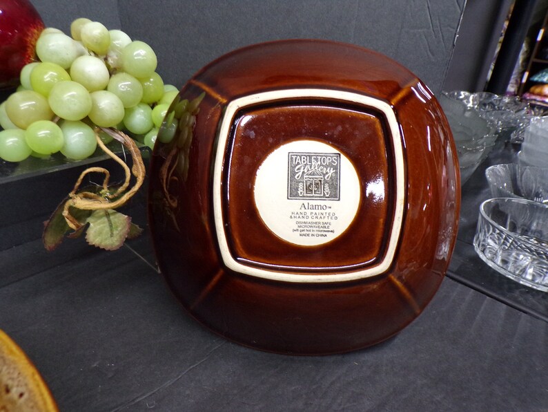 2307 Tabletops Gallery alamo Hand Crafted, Hand Painted 7.75 Bowls Set