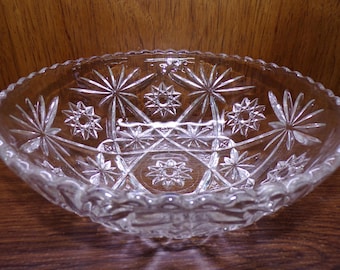 2504 Anchor Hocking Early American Prescut Star of David 10.75" Centerpiece Serving Bowl - Great Condition