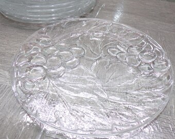 2602 KIG Glass Embossed Grapes & Leaves Thick Clear Glass 7.25" Salad / Snack Plates Set of 6 Made in Indonesia - Great Condition