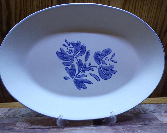 2509 Pfaltzgraff Yorktowne Vintage 14" x 10" Oval Platter Blue on Gray Stoneware - Great Condition