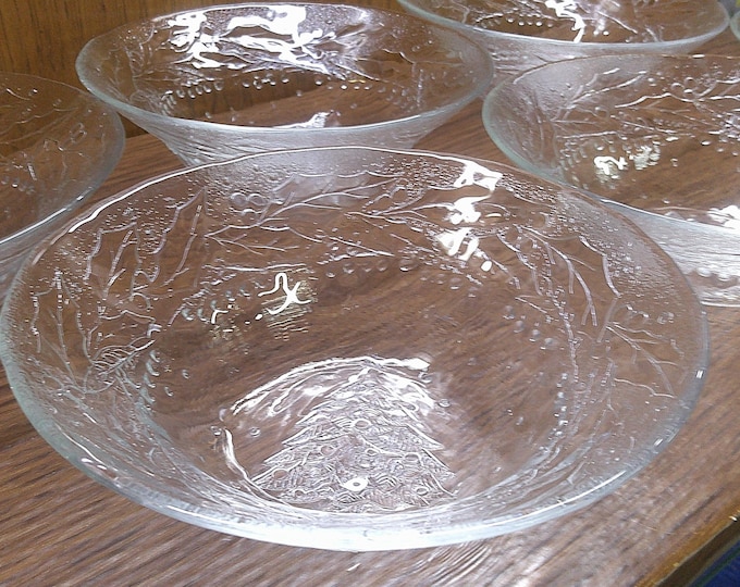 2411 Arcoroc Luminarc Holly Tree 6" Clear Christmas Holiday Bowls Vintage Set of 6 - Like New - Made in France
