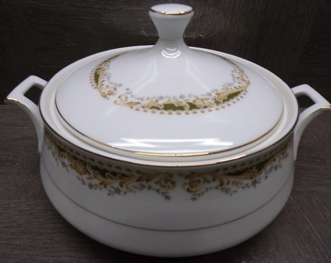 2603 Queen Anne MS Vintage #113 Signature Collection Fine China 8.5" Covered Vegetable Serving Bowl - Japan - Great Condition