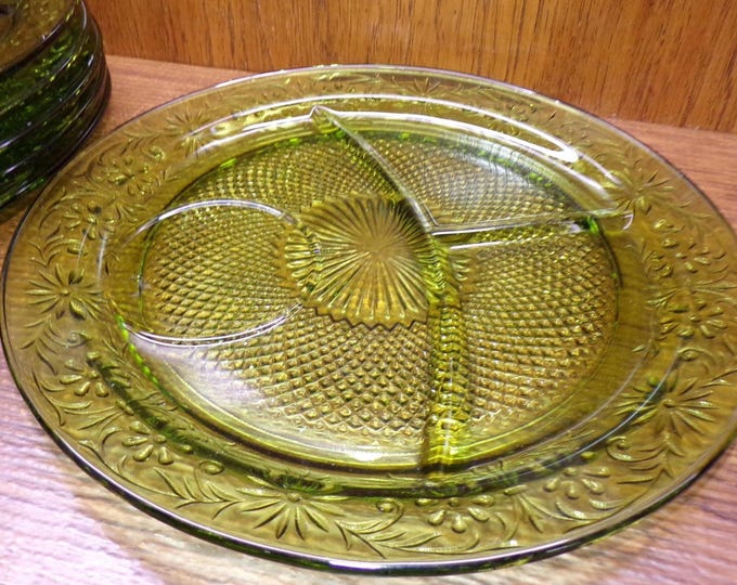 2507 Avocado Green Daisy 10.25" Vintage Divided Grill Plates Snack Trays Set of 6 by Indiana Glass - Pre-owned Great Condition