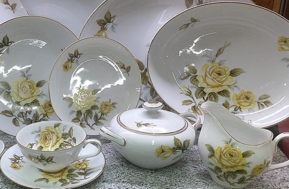 2408 Harmony House Yellow Rose Fine China HH Sunshine Yellow