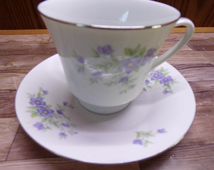 2511 Ling Han Purple Floral Coffee / Teacup & Saucer - Great Condition