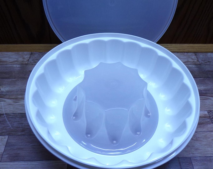 2511 Tupperware Vintage 9.5" Jello Mold Ice Ring White 3 pc - Great Condition