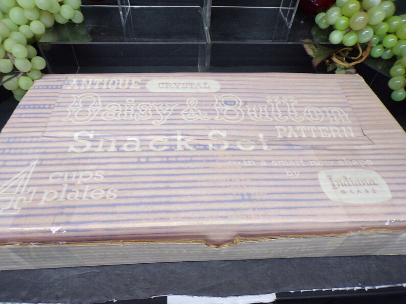 2311 Indiana Glass Antique Crystal Daisy & Button 8 Pc Vintage Snack