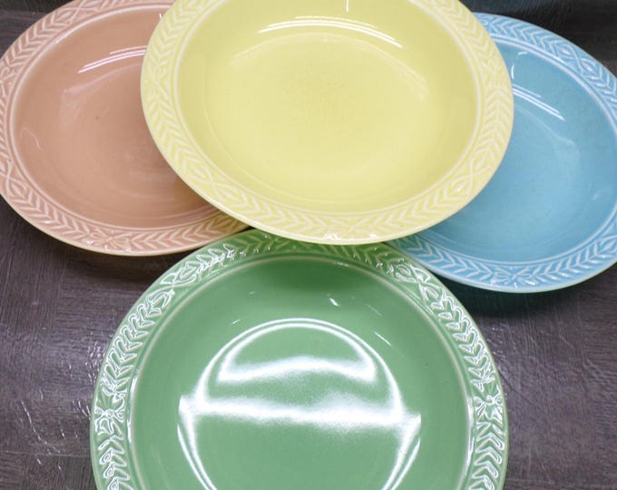 2602 Universal Cambridge Laurella Mixed Colors Vintage Stoneware 7.75" Cereal Bowls Set of 4 - Great Condition