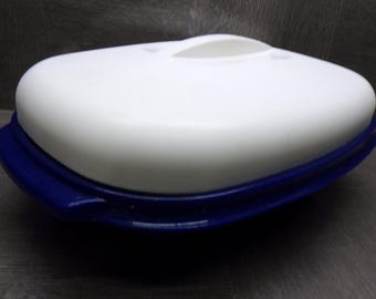 2603 Tupperware Microwave Steamer 11.5"x 8" Vintage Oval Serving Bowl 3 Pc Dark Blue w/ White Cover - Pretty Good Condition Has Scratches