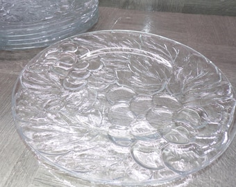 2602 KIG Glass Embossed Grapes & Leaves Thick Clear Glass 10.25" Dinner Plates Set of 6 Made in Indonesia - Great Condition