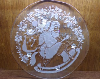 2504 Mikasa Studio Nova Winterland SA 532/311 15" Cake Plate Platter Santa / Christmas - Great Condition in Original Box