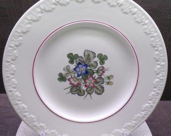 2609 Wedgwood Corinthian Pembroke Vintage 9.25" Luncheon Plates Set of 4