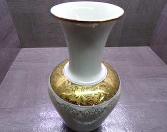 2605 Johann Haviland Bavaria Vintage White Porcelain 10" Vase Gold Embossed Foliage