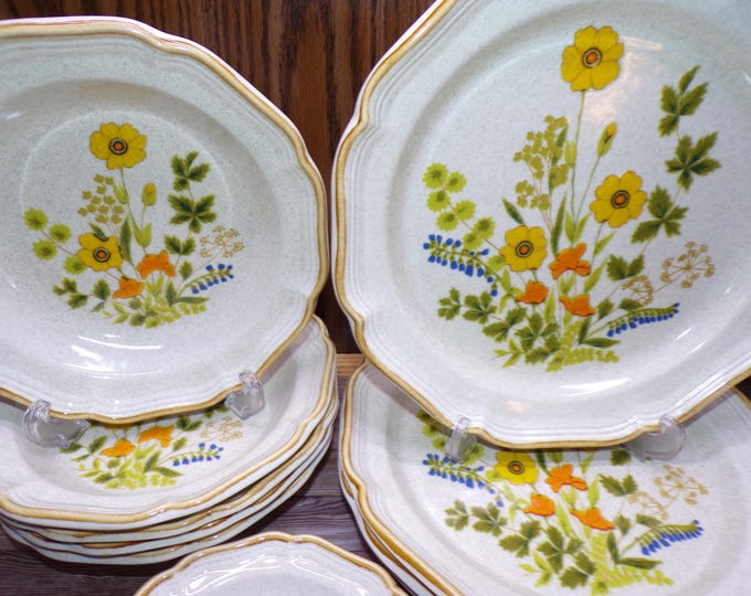 2509 Mikasa Garden Club Fresh Floral EC404 Oven to Table Stoneware - Excellent Condition Choose From List: