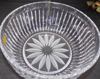 2306 Lead Crystal Centerpiece Serving Bowl - Beautiful Vintage Hand-Cut Pattern Made in Germany - Good Condition No Defects