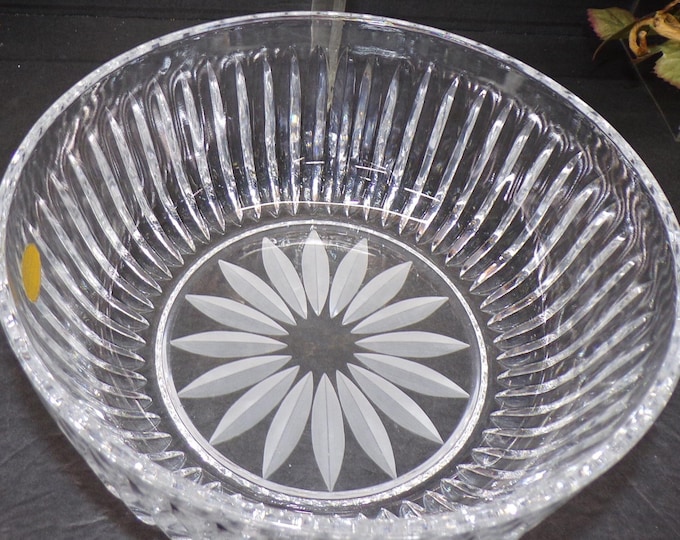 2306 Lead Crystal Centerpiece Serving Bowl - Beautiful Vintage Hand-Cut Pattern Made in Germany - Good Condition No Defects